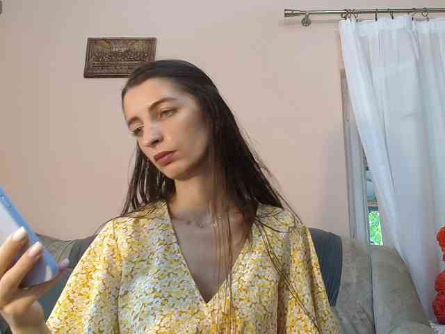 ella-myst webcam