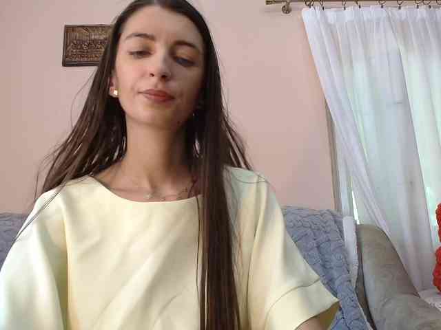 ella-myst webcam
