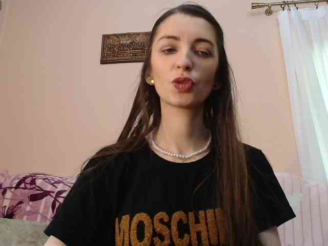 ella-myst webcam