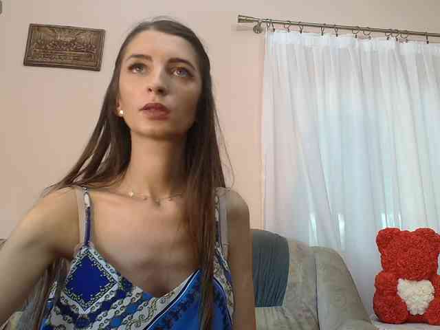 ella-myst webcam