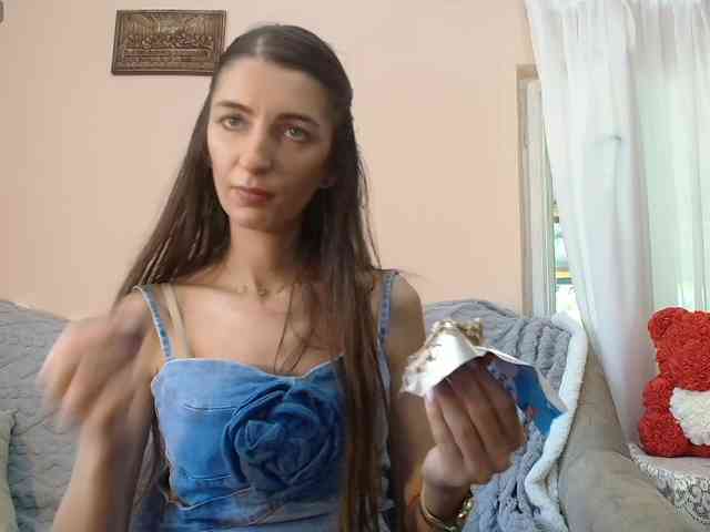 ella-myst webcam