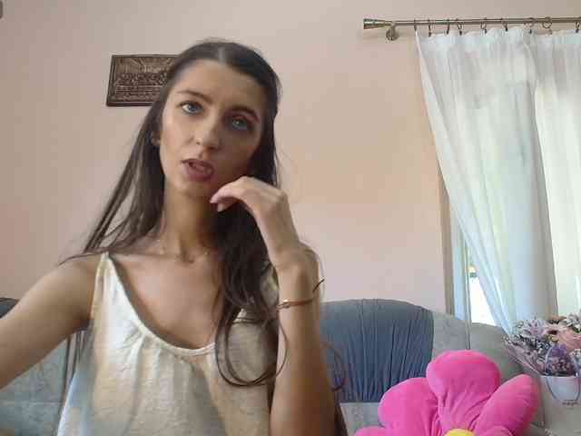 ella-myst webcam