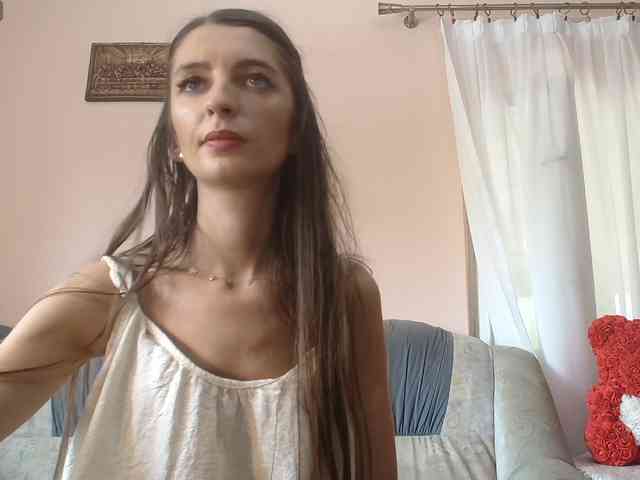 ella-myst webcam