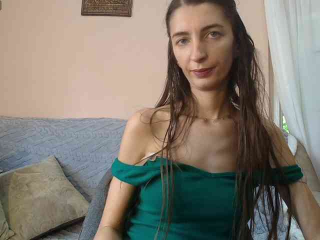 ella-myst webcam