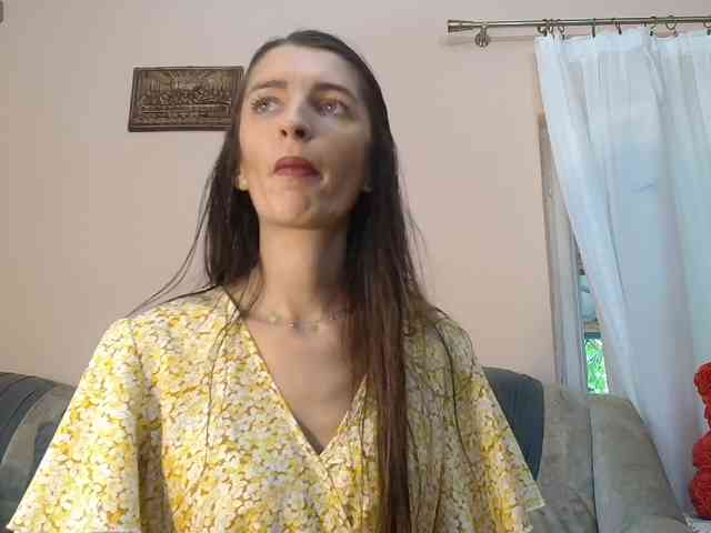 ella-myst webcam