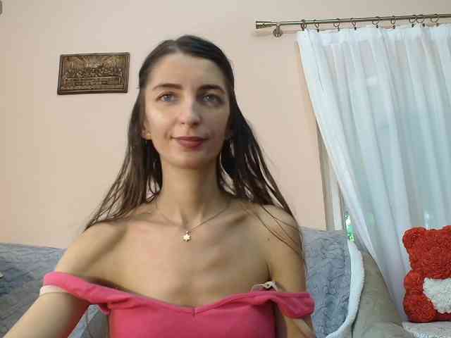 ella-myst webcam
