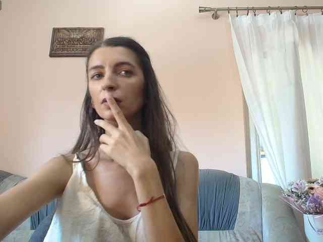 ella-myst webcam