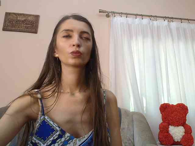 ella-myst webcam