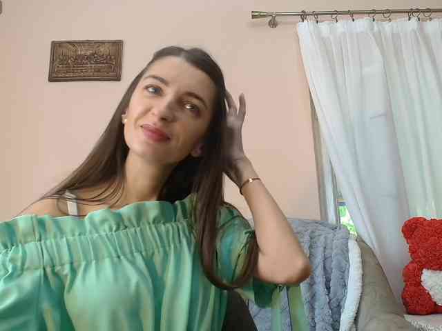 ella-myst webcam