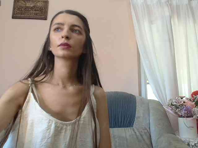 ella-myst webcam
