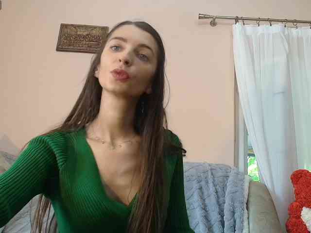 ella-myst webcam