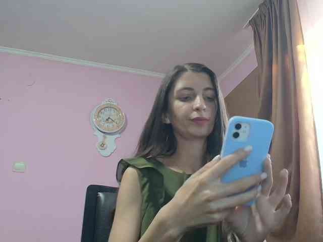 ella-myst webcam