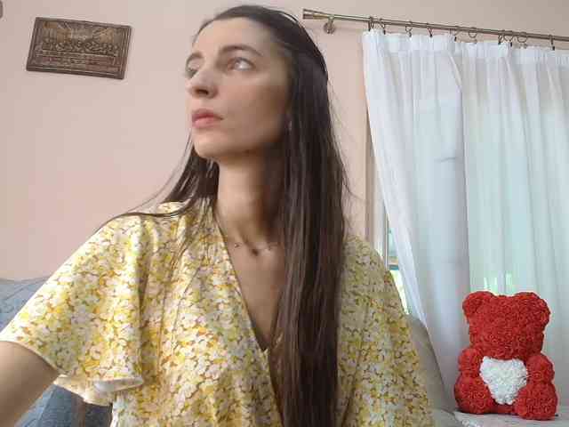 ella-myst webcam