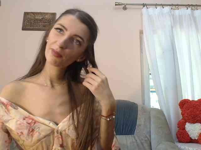 ella-myst webcam