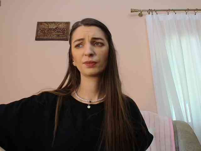 ella-myst webcam