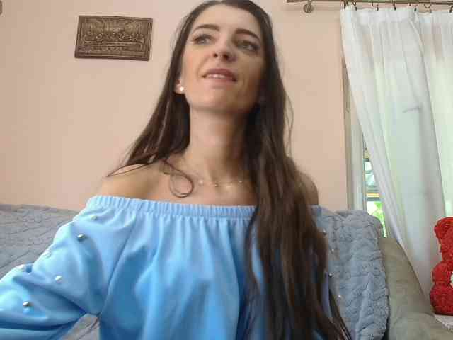 ella-myst webcam