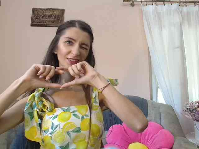ella-myst webcam