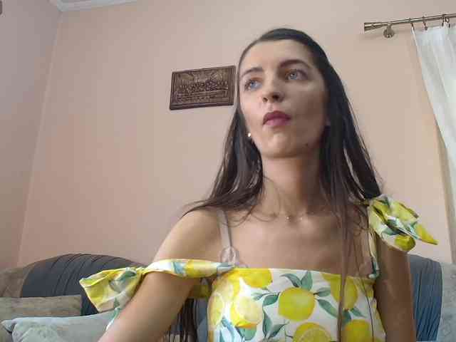 ella-myst webcam