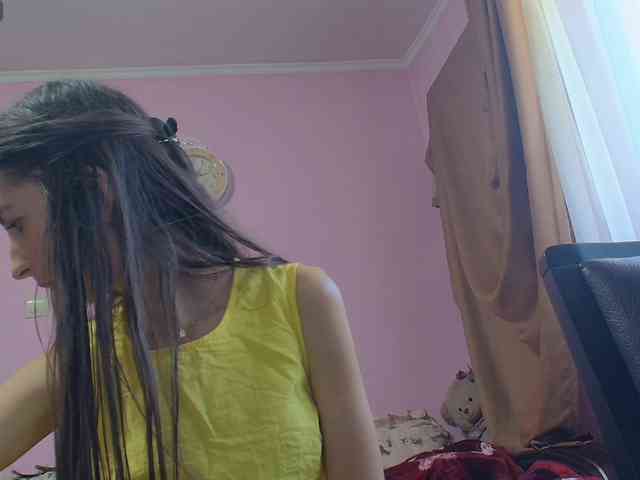 ella-myst webcam