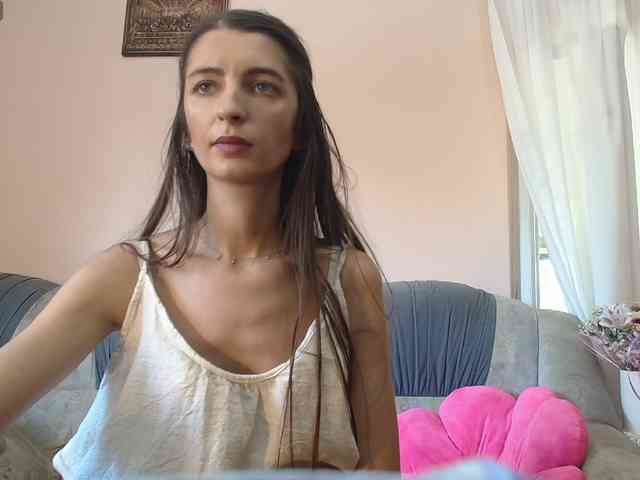 ella-myst webcam