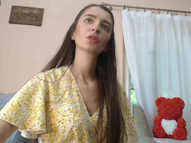 ella-myst webcam