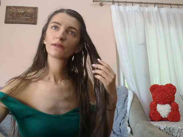 ella-myst webcam
