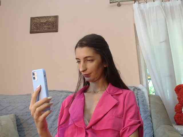 ella-myst webcam