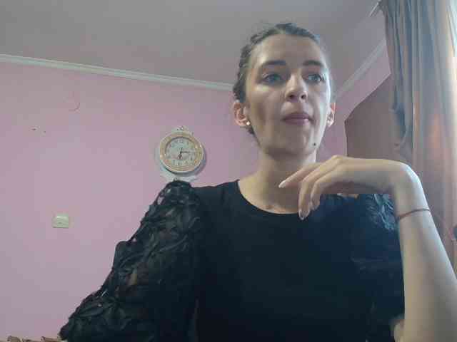 ella-myst webcam