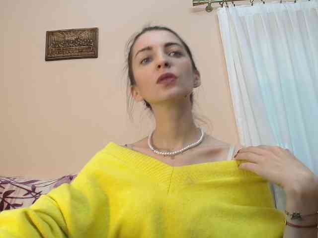 ella-myst webcam