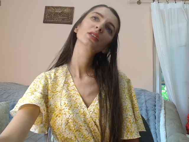 ella-myst webcam