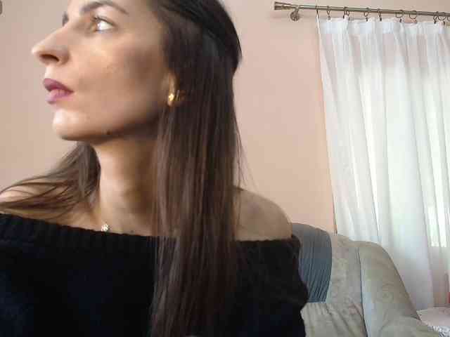 ella-myst webcam