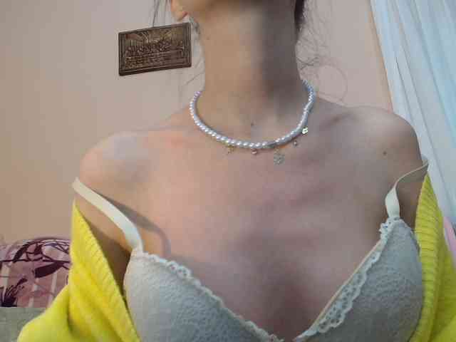 ella-myst webcam