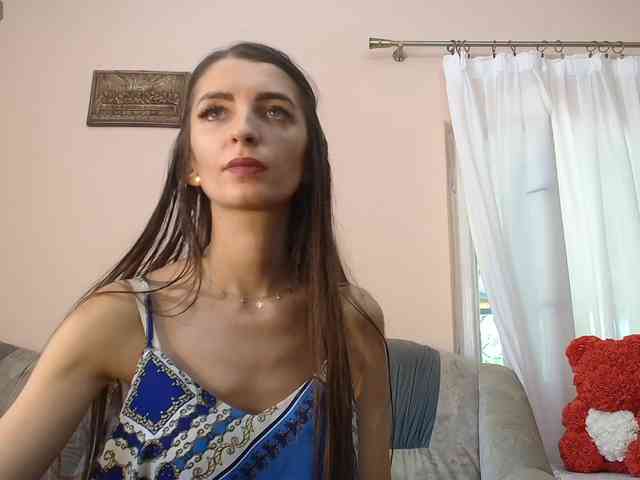 ella-myst webcam