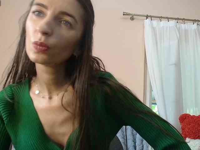 ella-myst webcam