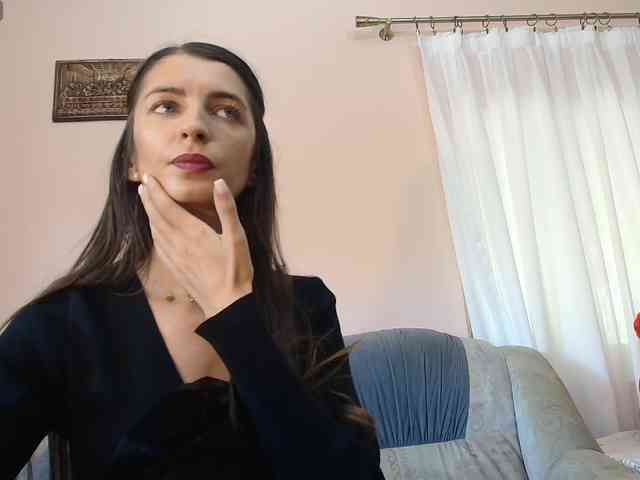 ella-myst webcam