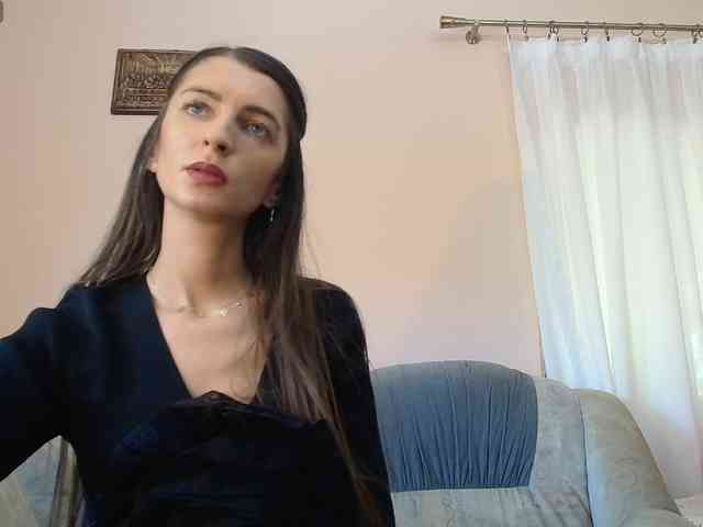 ella-myst webcam