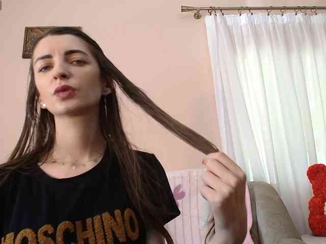 ella-myst webcam