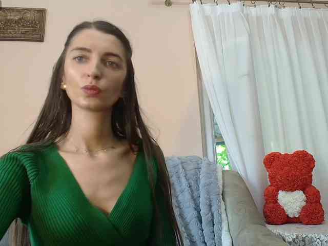 ella-myst webcam