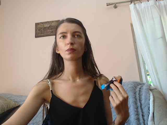 ella-myst webcam