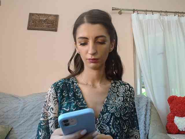 ella-myst webcam