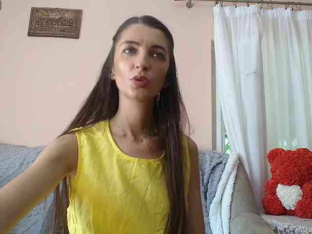 ella-myst webcam