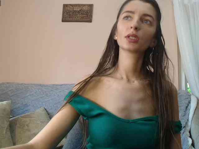 ella-myst webcam