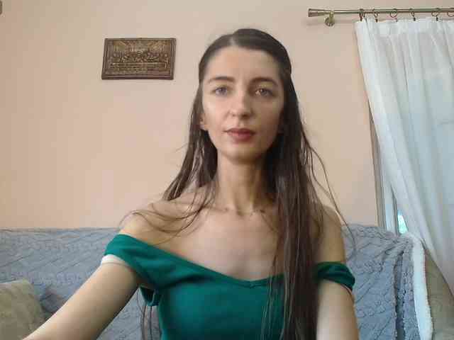 ella-myst webcam