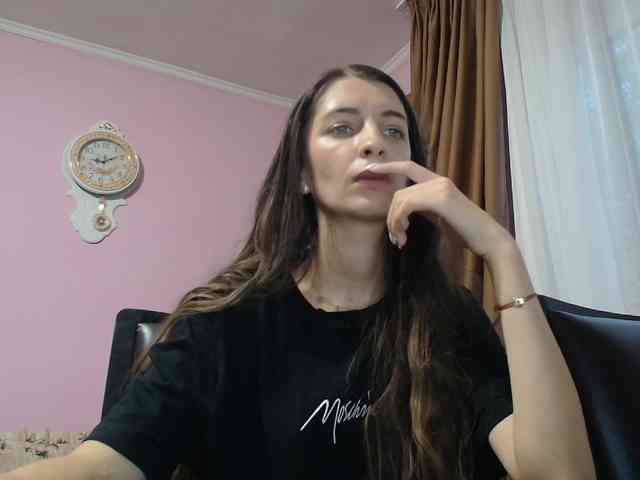 ella-myst webcam