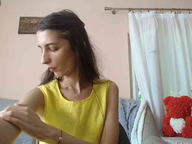 ella-myst webcam
