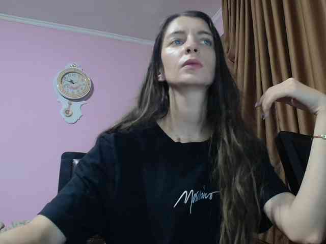 ella-myst webcam