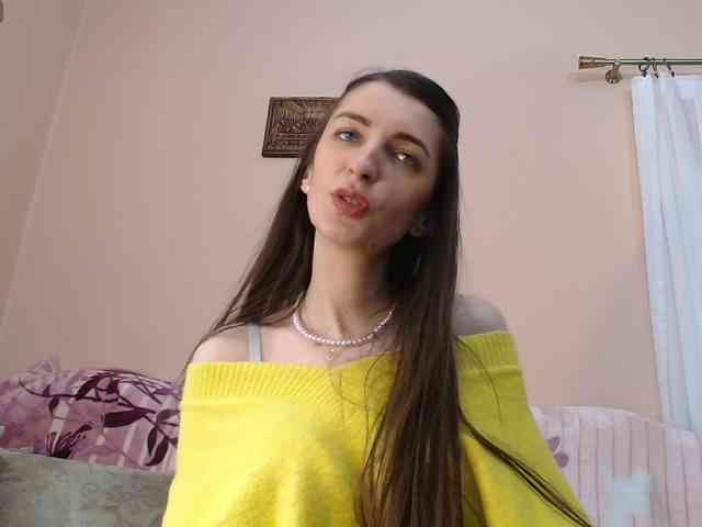 ella-myst webcam