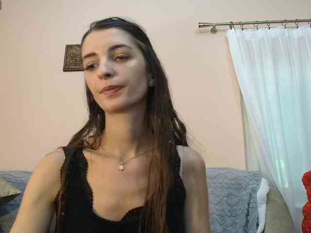 ella-myst webcam