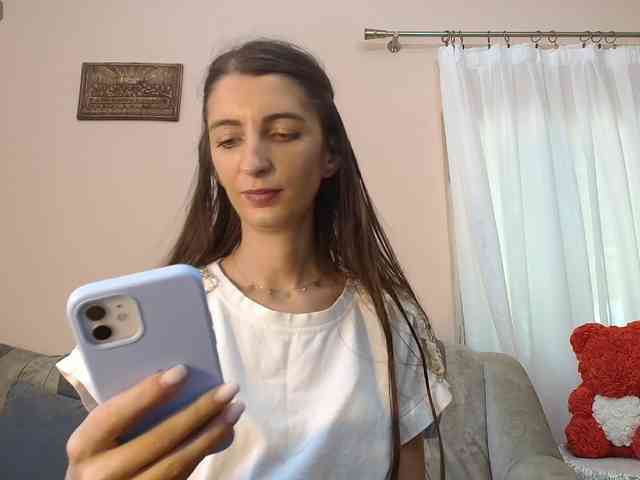 ella-myst webcam