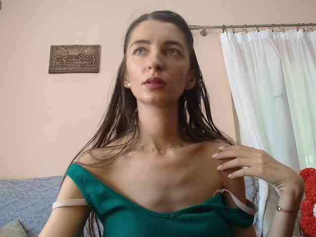 ella-myst webcam